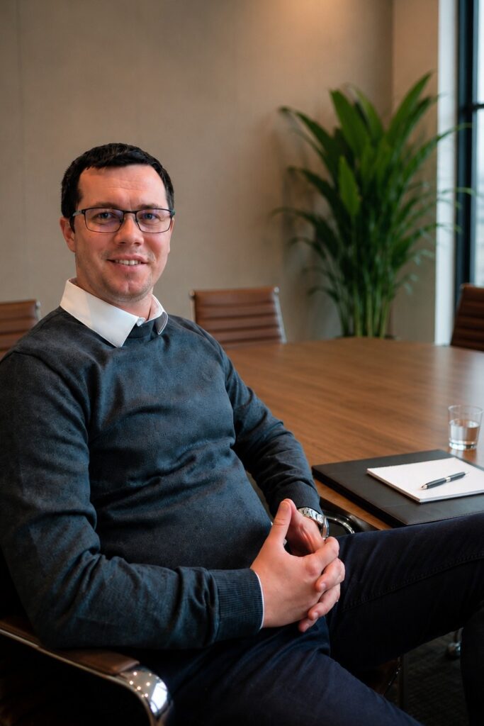 Borbiró Attila, az Office Mentor alapítója és irodapiaci tanácsadó